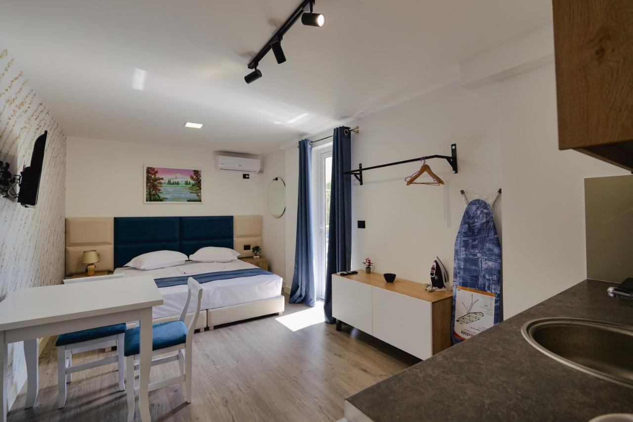 2E Apartments Sarandë Exteriör bild