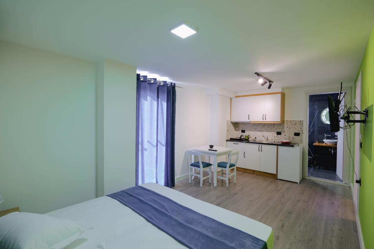 2E Apartments Sarandë Exteriör bild