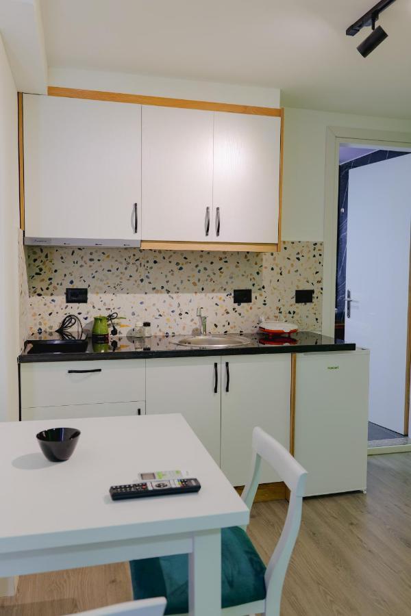 2E Apartments Sarandë Exteriör bild