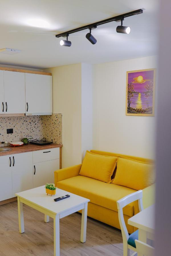 2E Apartments Sarandë Exteriör bild