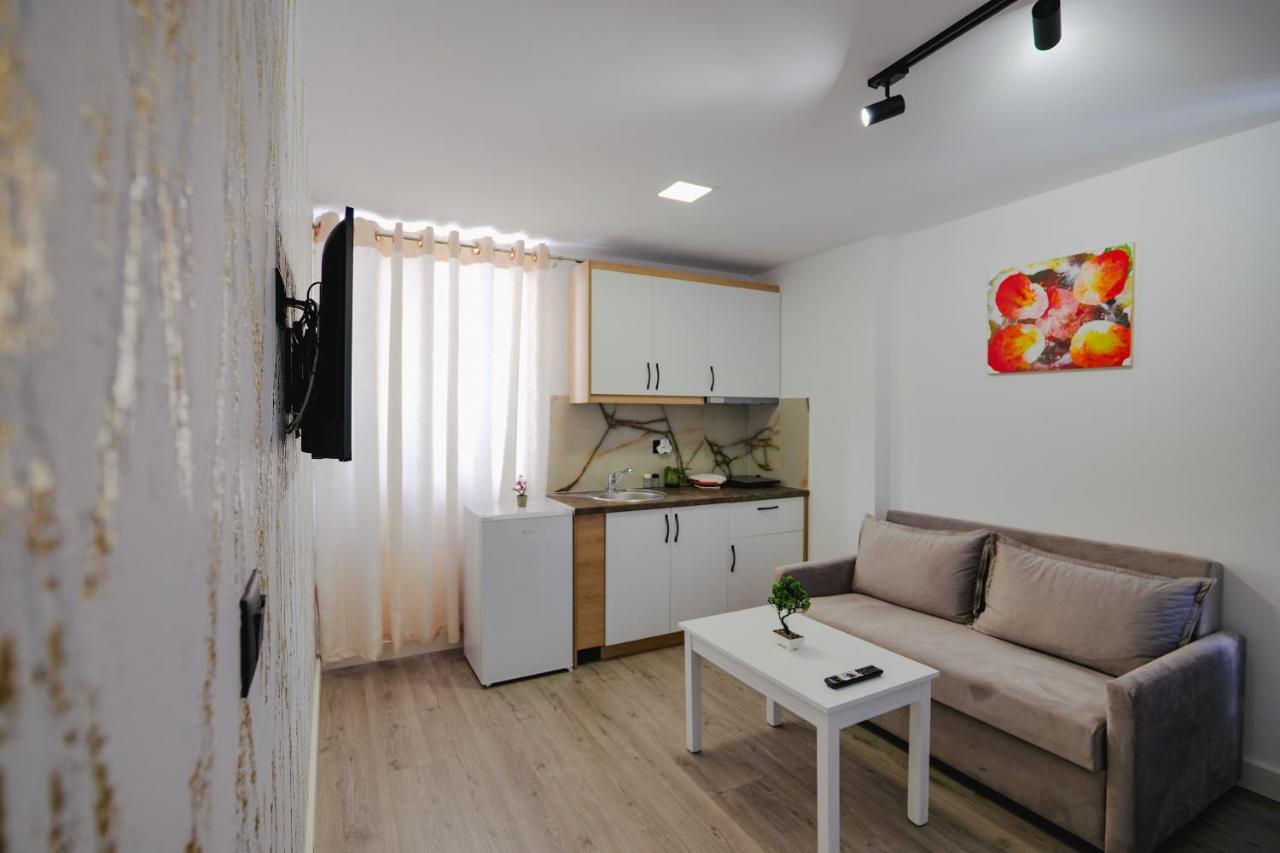 2E Apartments Sarandë Exteriör bild